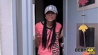 DEBT4k. Muscled man bangs young adorable debtor who has no job