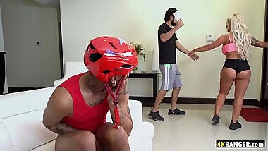 Brandi Bae Takes BBC While Her Boyfriend Is Outside