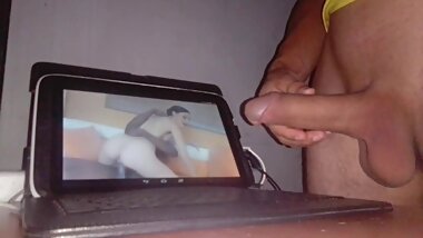 Chico Caliente Se Masturba un Rato Viendo Porno - (Sasha Grey)